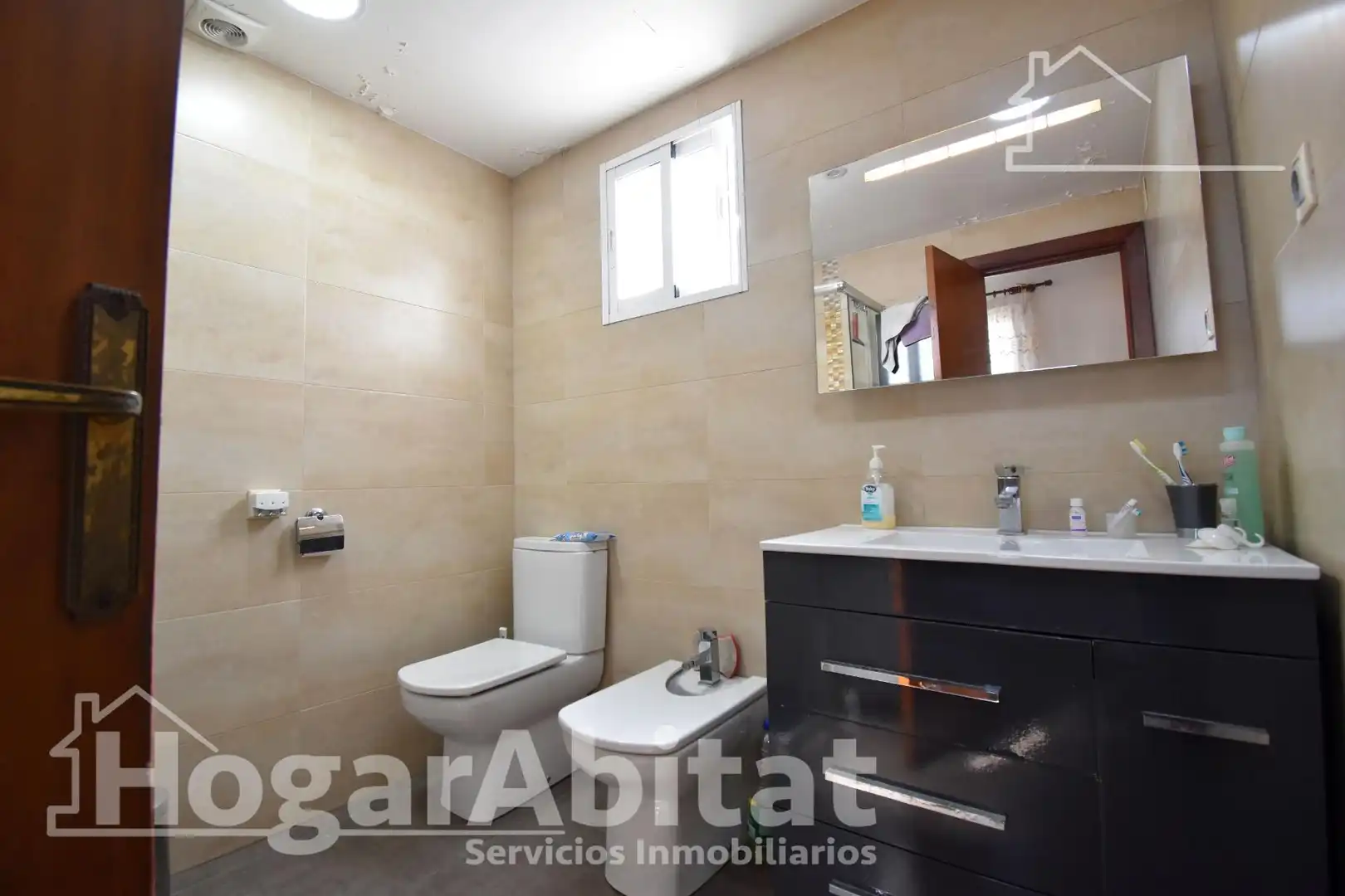 Baño de Ático en venta en Oliva con Terraza y Amueblado