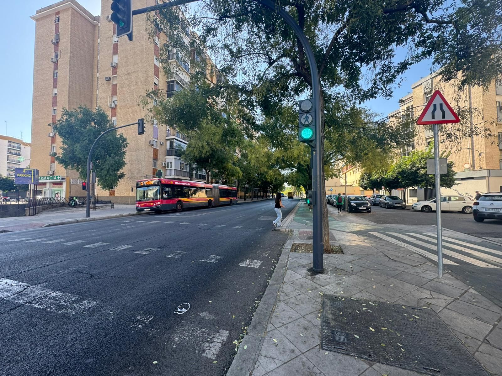 Vista exterior de Local en venda en  Sevilla Capital