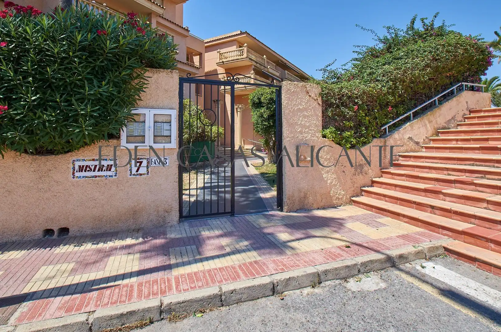 Exterior view of Flat for sale in El Campello  with Air Conditioner, Heating and Private garden