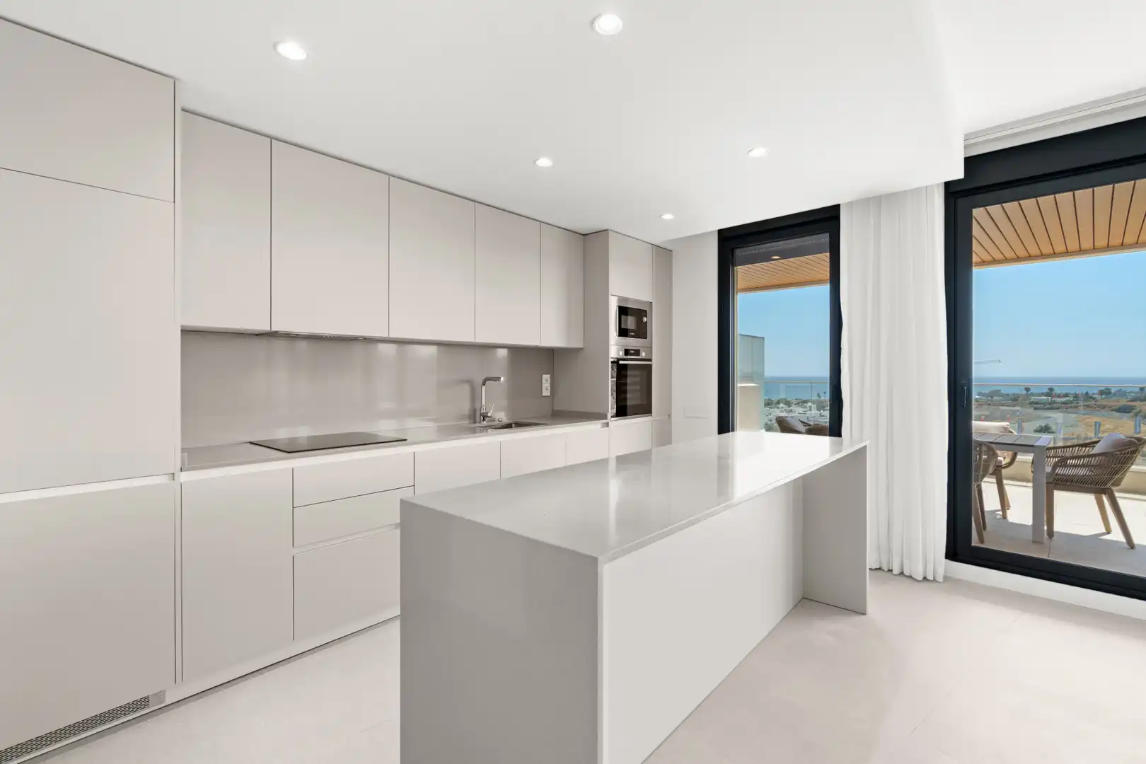 Apartamento con terraza en venta en Selwo, imagen 4