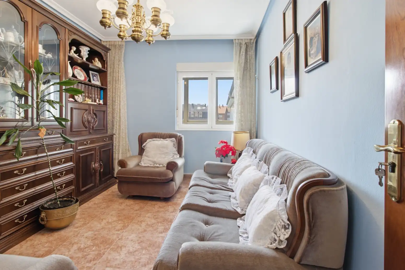 Living room of Flat for sale in Castrillón  with Terrace and Furnished