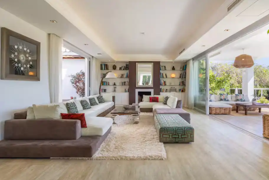 Sala d'estar de Casa o xalet de lloguer en Marbella amb Aire condicionat, Jardí privat i Terrassa