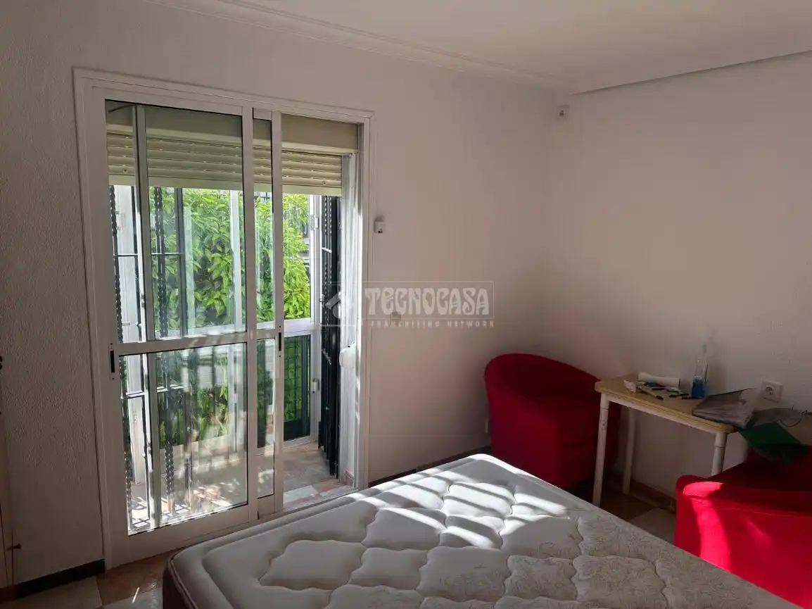 Bedroom of Flat for rent in  Sevilla Capital  with Air Conditioner