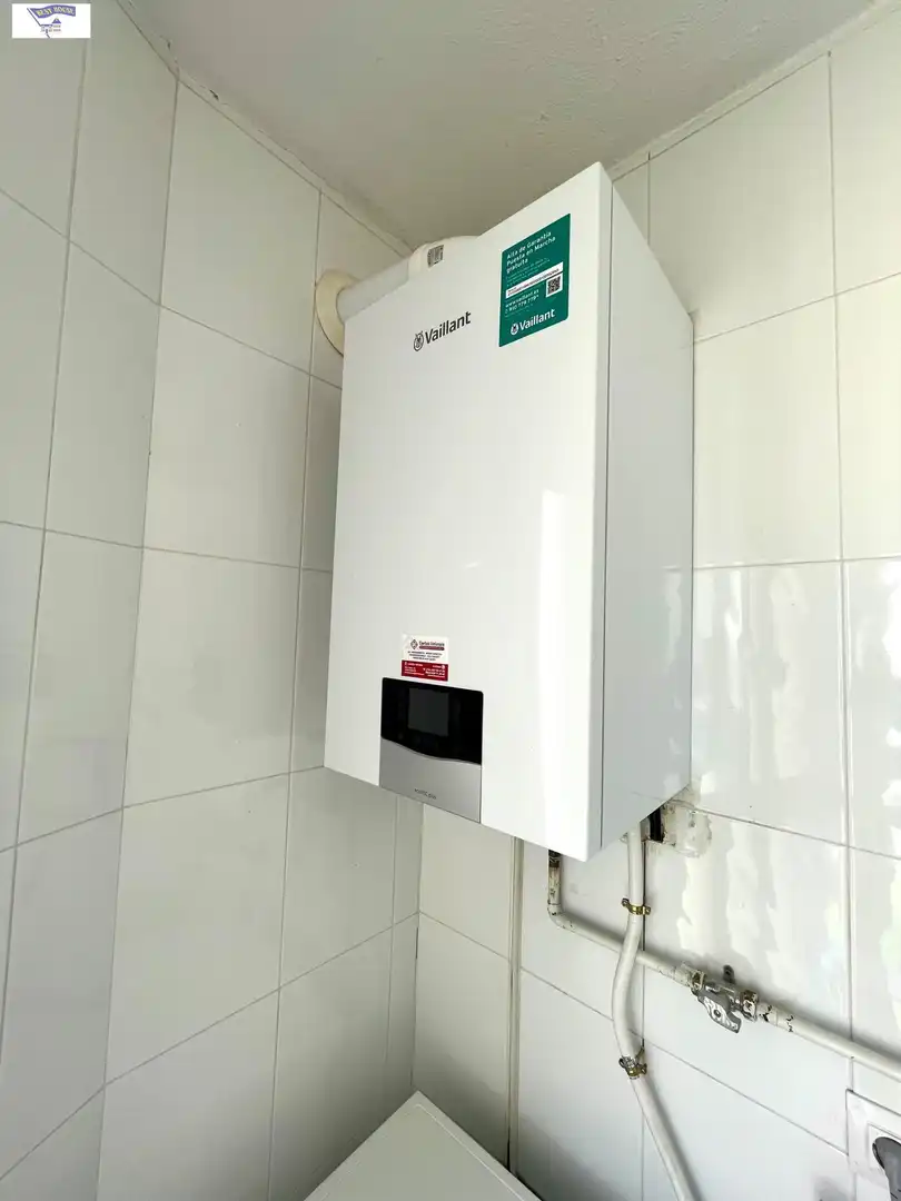 Bathroom of Apartments for rent in Albacete  with Air Conditioner, Heating and Storage room