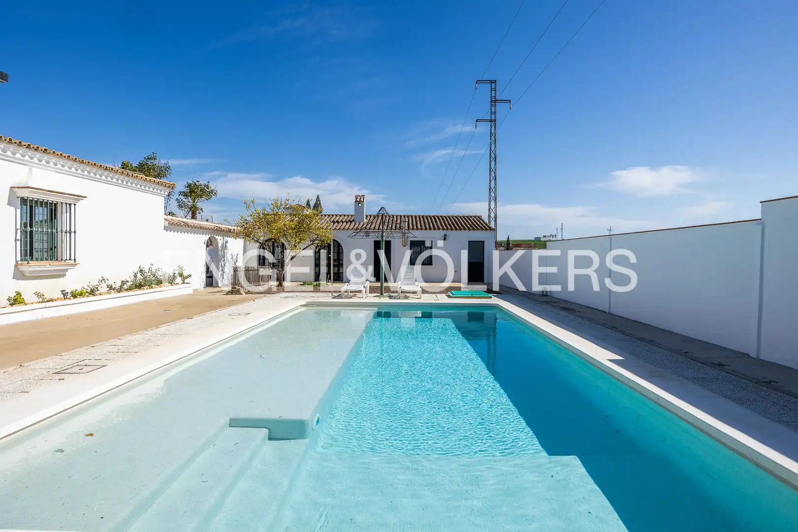 Piscina de Casa o chalet en venta en Castilleja del Campo con Aire acondicionado, Calefacción y Jardín privado