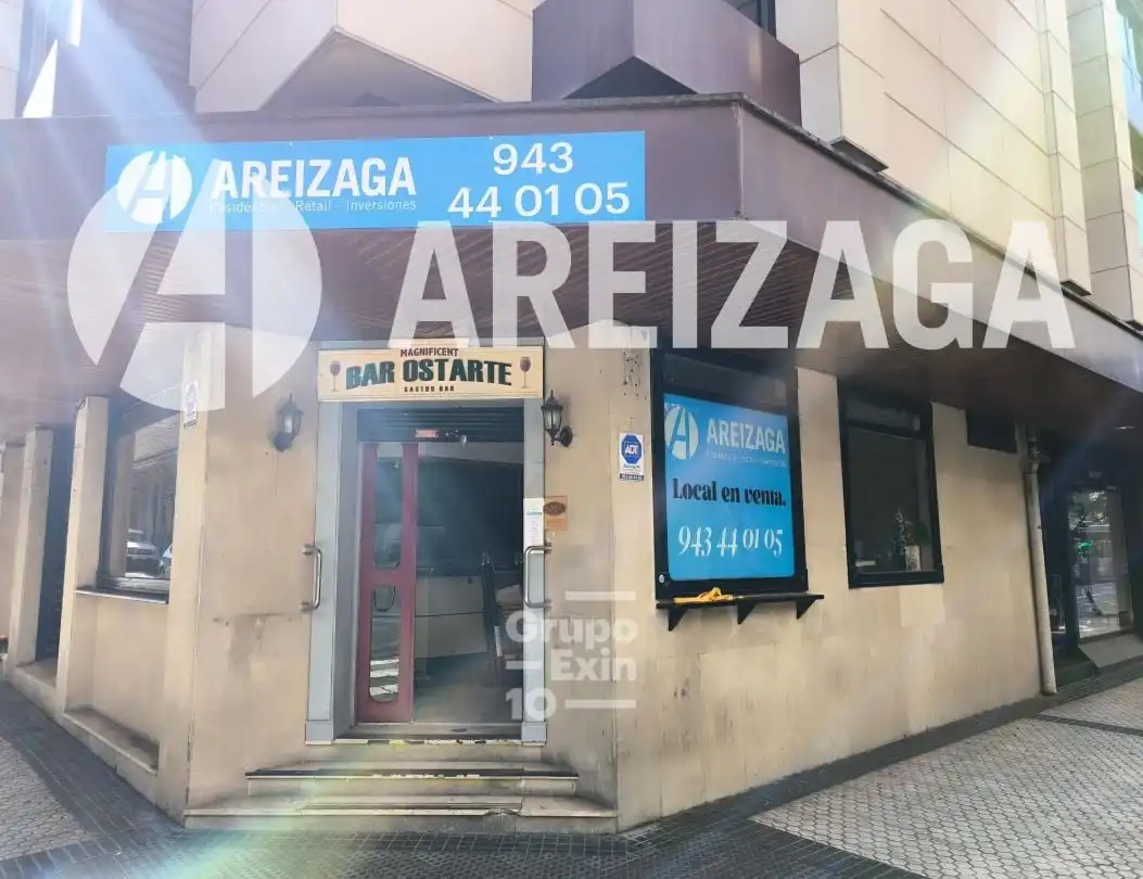 Local comercial en venda a Calle Marina 8