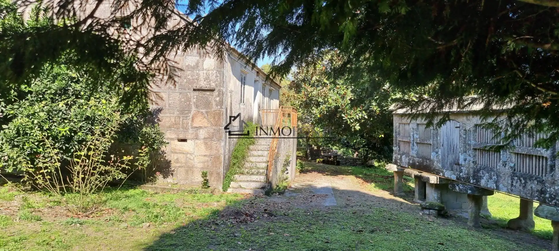 Casa o xalet en venda en Pontevedra Capital  amb Jardí privat