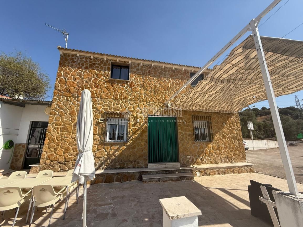 Vista exterior de Finca rústica en venda en Los Corrales amb Aire condicionat, Traster i Piscina