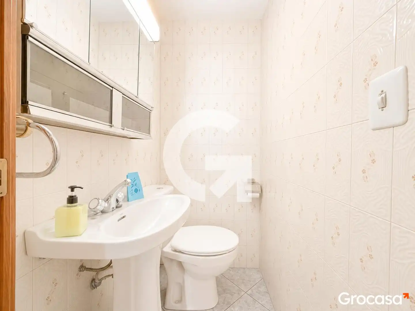 Baño de Piso en venta en Barcelona con Calefacción, Terraza y Trastero