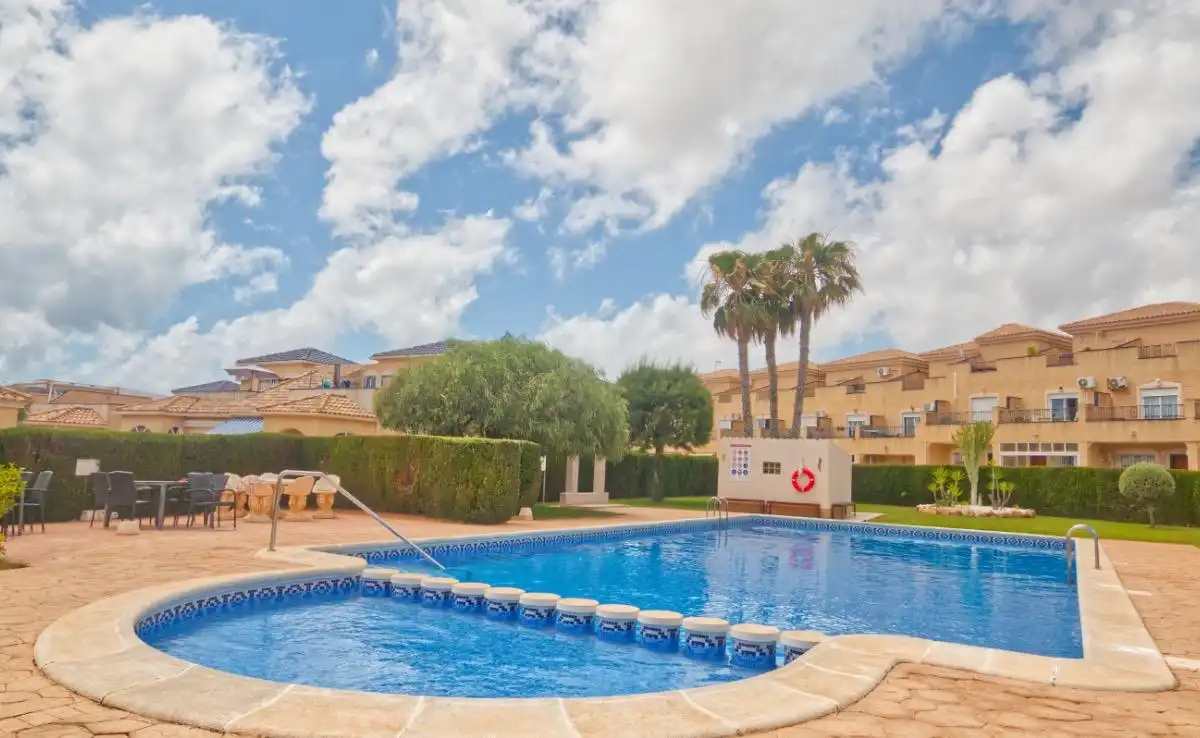 Piscina de Apartamento en venta en Orihuela con Aire acondicionado, Terraza y Amueblado