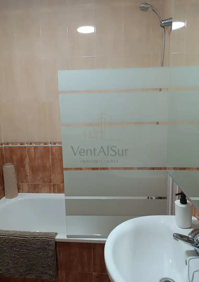Bathroom of Flat for sale in Sanlúcar de Barrameda  with Air Conditioner, Terrace and Storage room