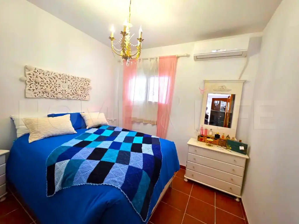 Dormitori de Apartament en venda en Torremolinos amb Jardí privat, Piscina i Piscina comunitària