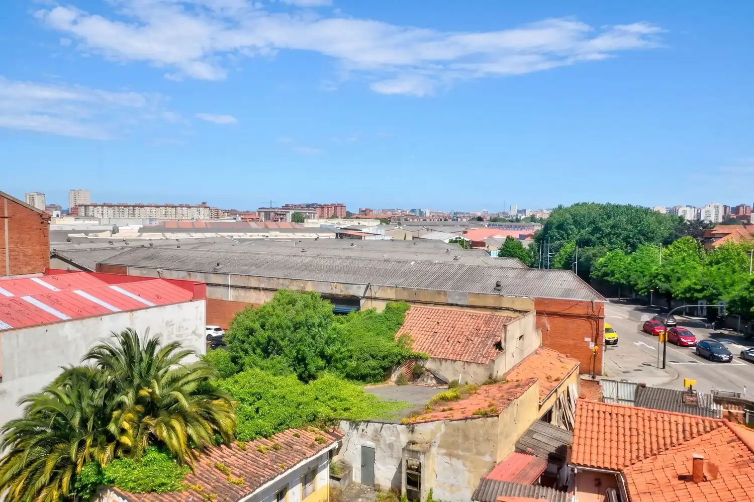 Vista exterior de Pis en venda en Gijón  amb Piscina