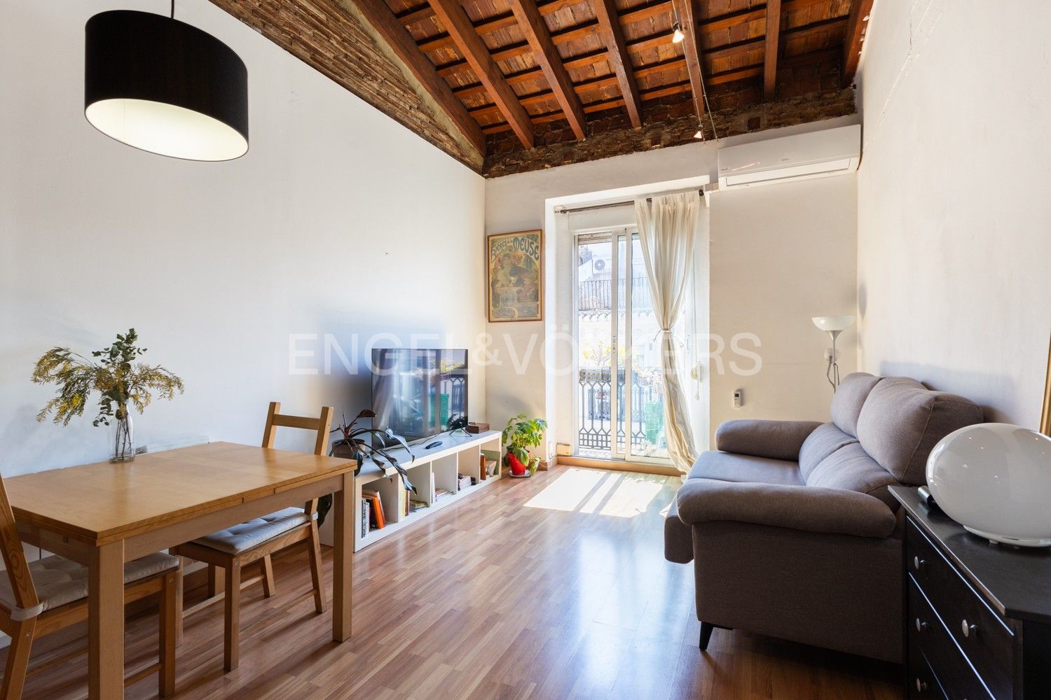Living room of Apartment for sale in  Valencia Capital  with Air Conditioner, Heating and Balcony