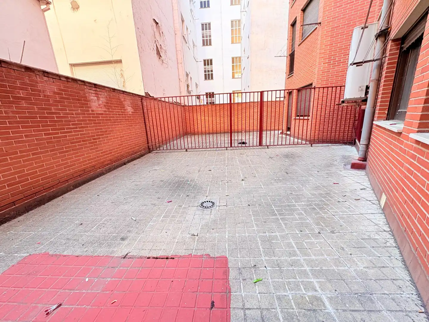 Parking de Piso en venta en Ponferrada con Calefacción y Trastero
