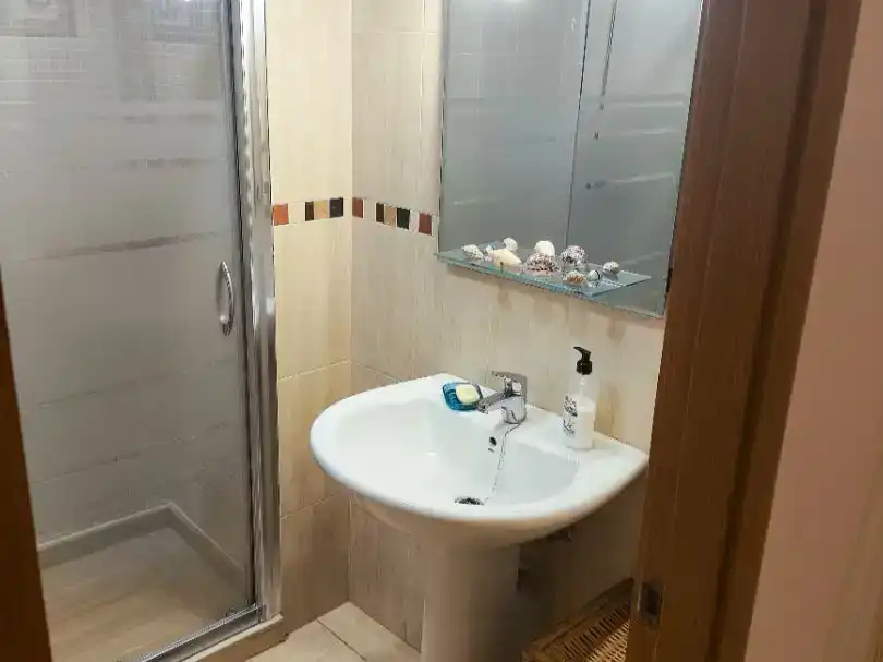 Baño de Piso en venta en Las Palmas de Gran Canaria con Amueblado, Horno y Lavadora