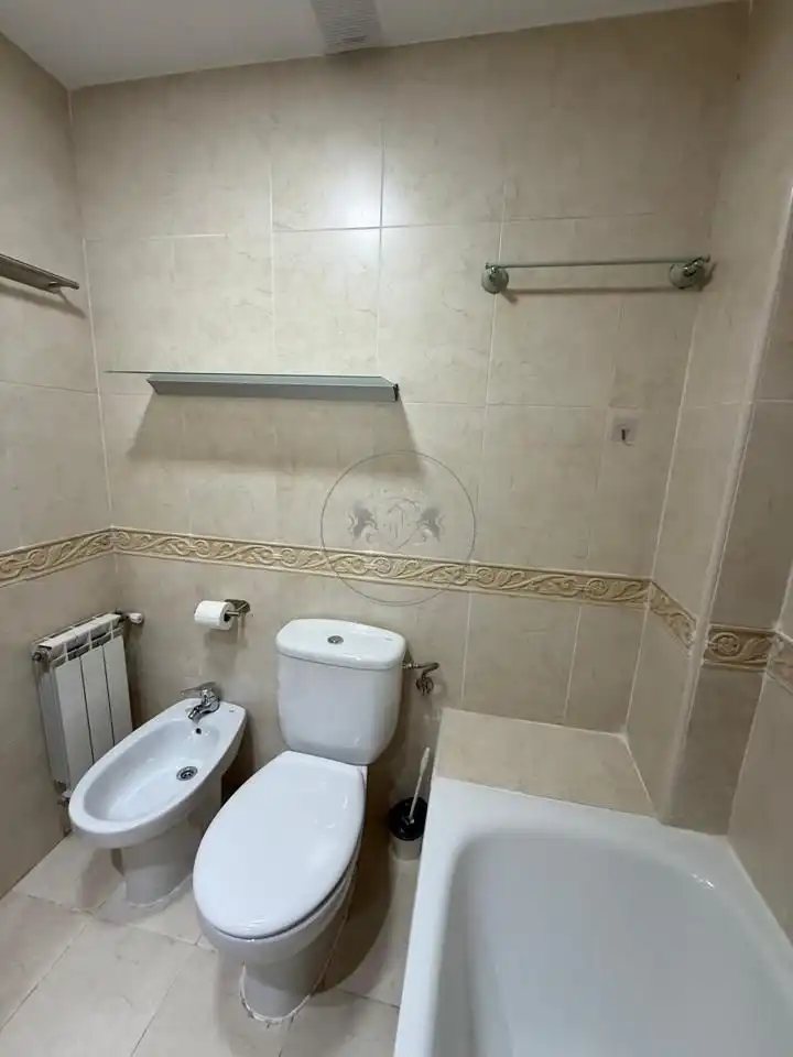 Baño de Apartamento en venta en Madrid con Calefacción y Amueblado