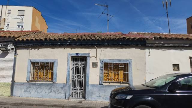 Casa adosada en Venta en Calle del Obispo Paterno, 16 en Oliver
