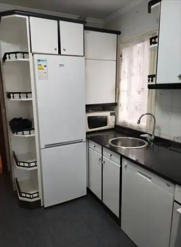 Cocina de Piso en venta en Gijón  con Calefacción, Parquet y Trastero