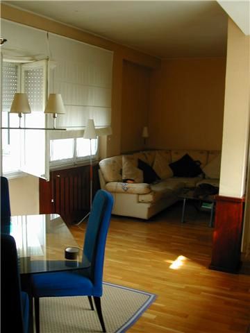 Sala d'estar de Pis de lloguer en  Zaragoza Capital amb Calefacció, Parquet i Moblat