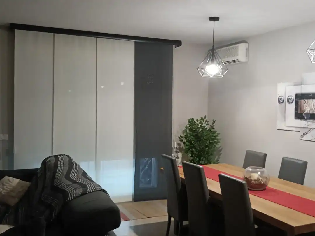 Comedor de Casa o chalet en venta en San Fernando de Henares con Aire acondicionado, Calefacción y Jardín privado