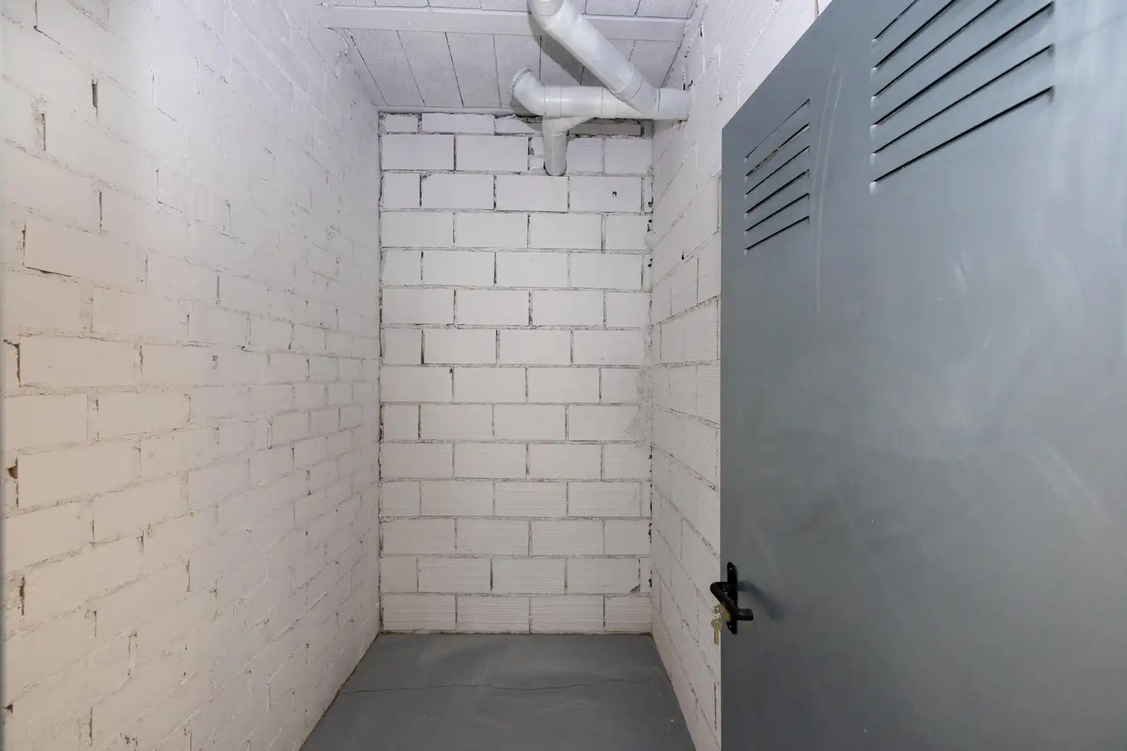 Storage room for sale in Granada