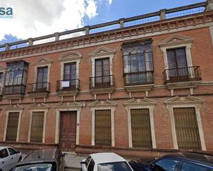 Vista exterior de Casa o xalet en venda en Azuaga amb Jardí privat