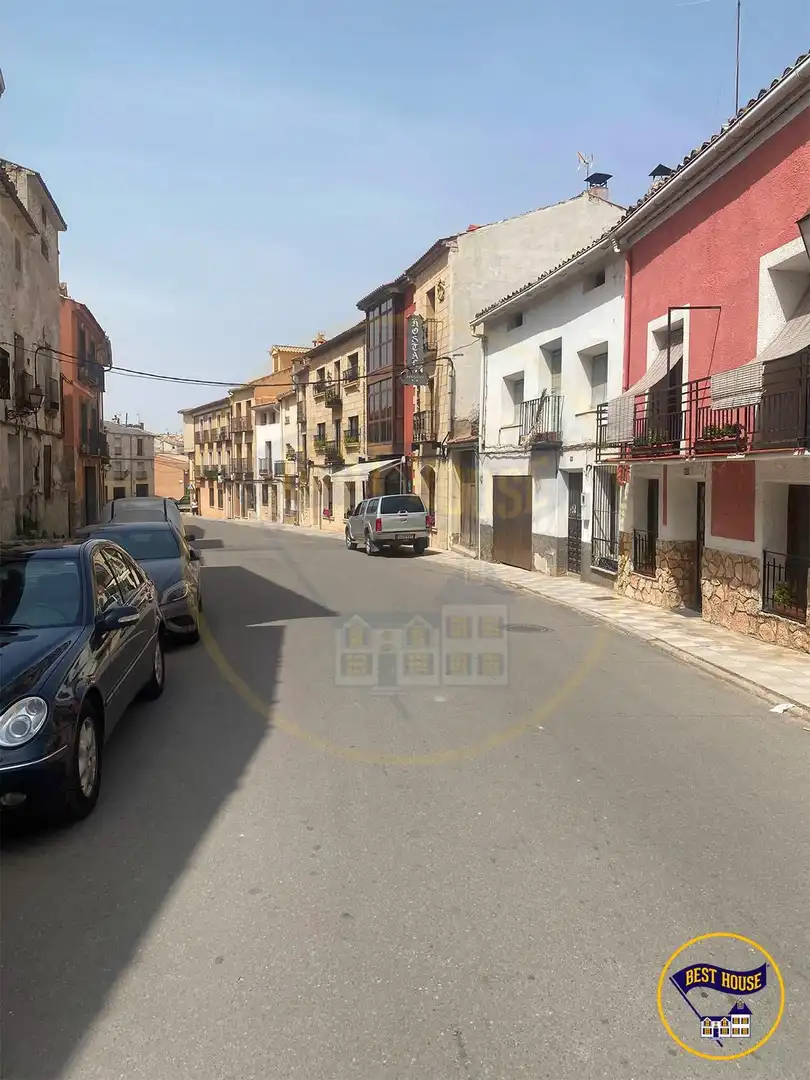 Vista exterior de Pis en venda en Priego amb Calefacció, Traster i Moblat