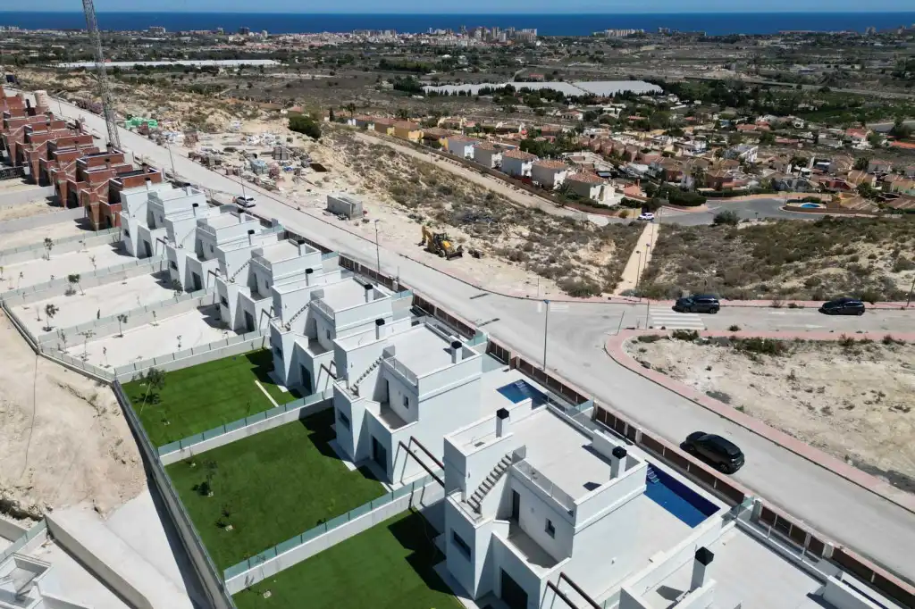 Vista exterior de Casa o chalet en venta en El Campello con Terraza y Balcón