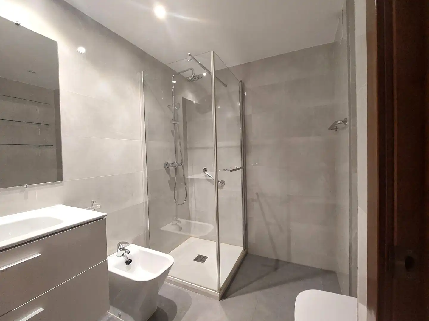 Bathroom of Attic for rent in Madrid  with Air Conditioner, Heating and Terrace