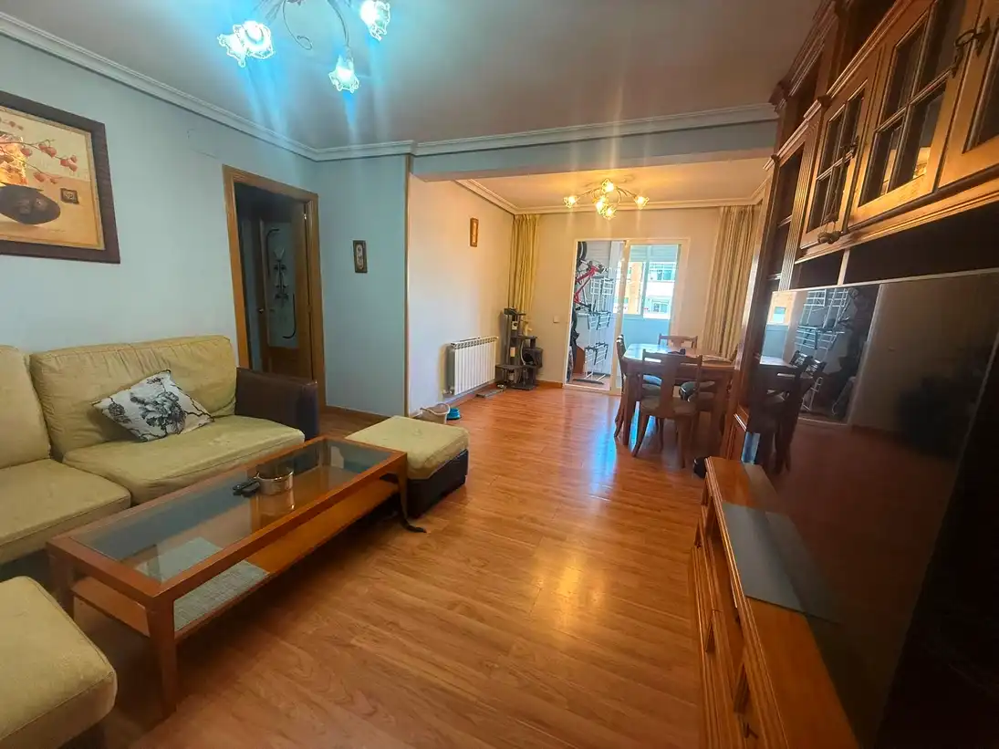 Sala de estar de Piso en venta en Madrid con Calefacción, Terraza y Amueblado
