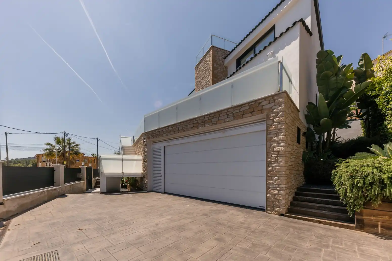 Vista exterior de Casa o xalet en venda en Viladecans amb Aire condicionat, Calefacció i Jardí privat