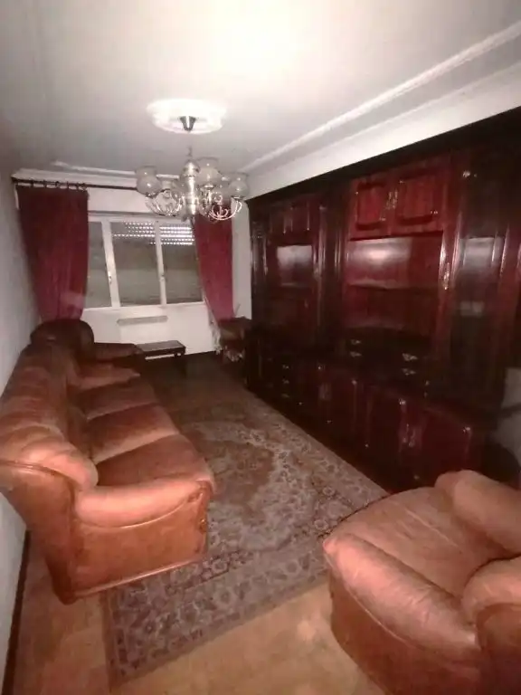 Sala d'estar de Pis en venda en Gijón  amb Calefacció, Parquet i Moblat
