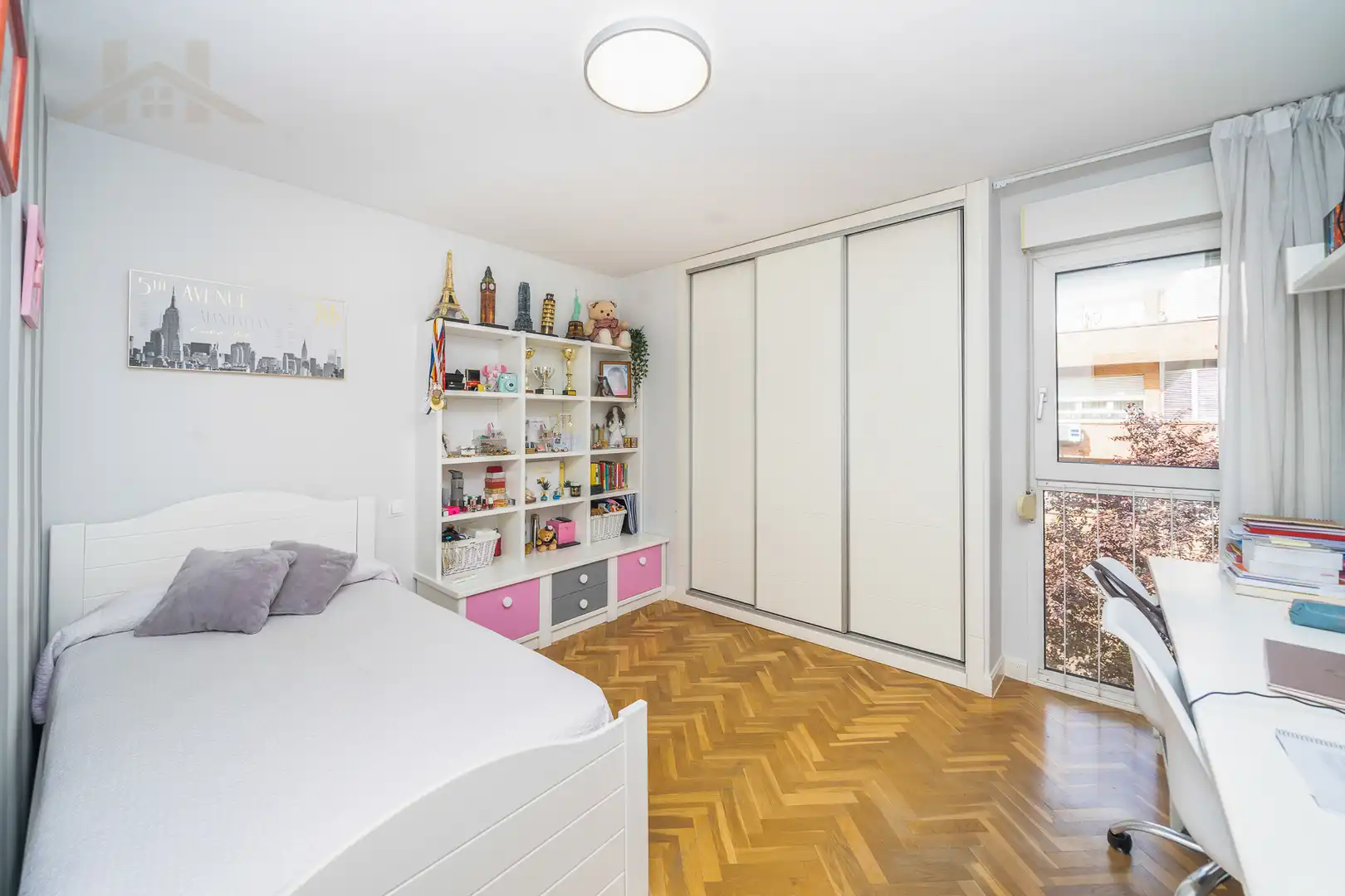Bedroom of Flat for sale in Pozuelo de Alarcón  with Air Conditioner, Heating and Storage room