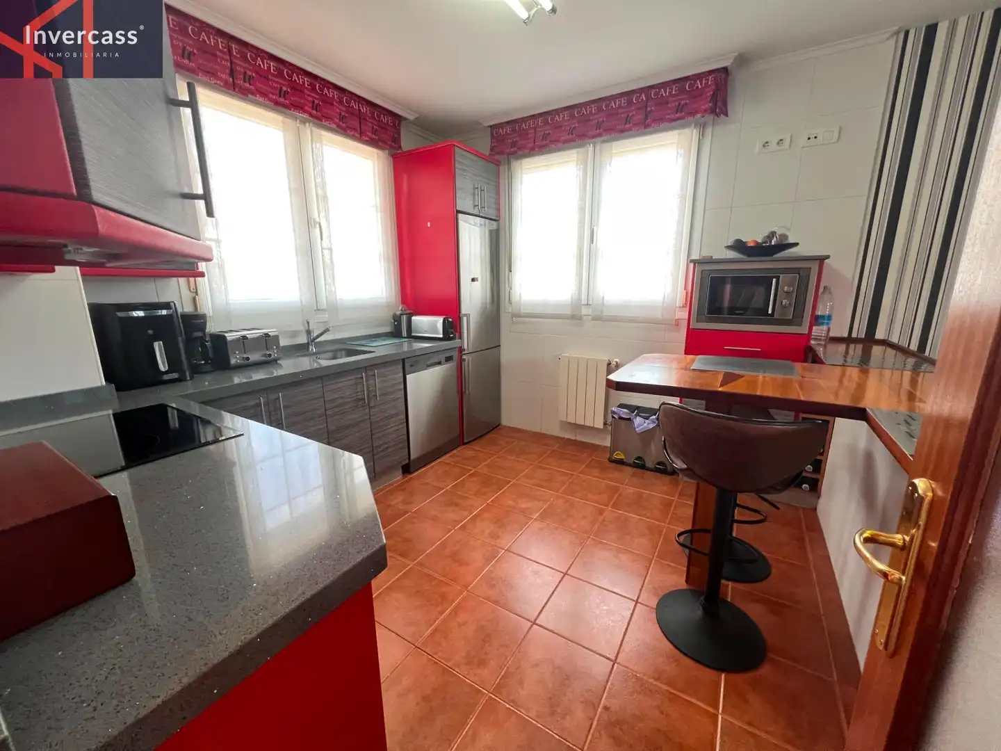 Cocina de Casa o chalet en venta en Castro-Urdiales con Calefacción, Jardín privado y Terraza