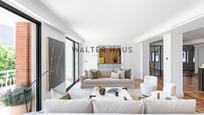 Living room of Flat for sale in  Madrid Capital  with Air Conditioner, Terrace and Balcony