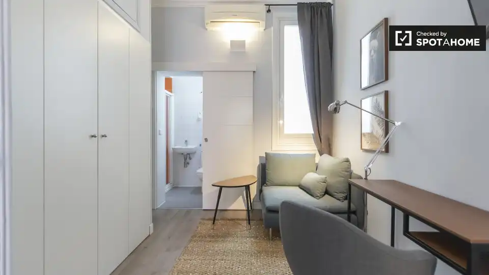 Appartamento con terrazza in affitto a Centro, imagen 12
