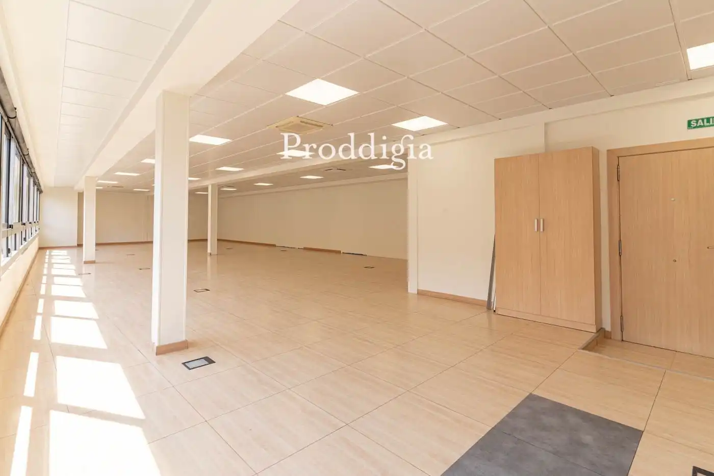 Office for rent in Barcelona  with Air Conditioner and Terrace
