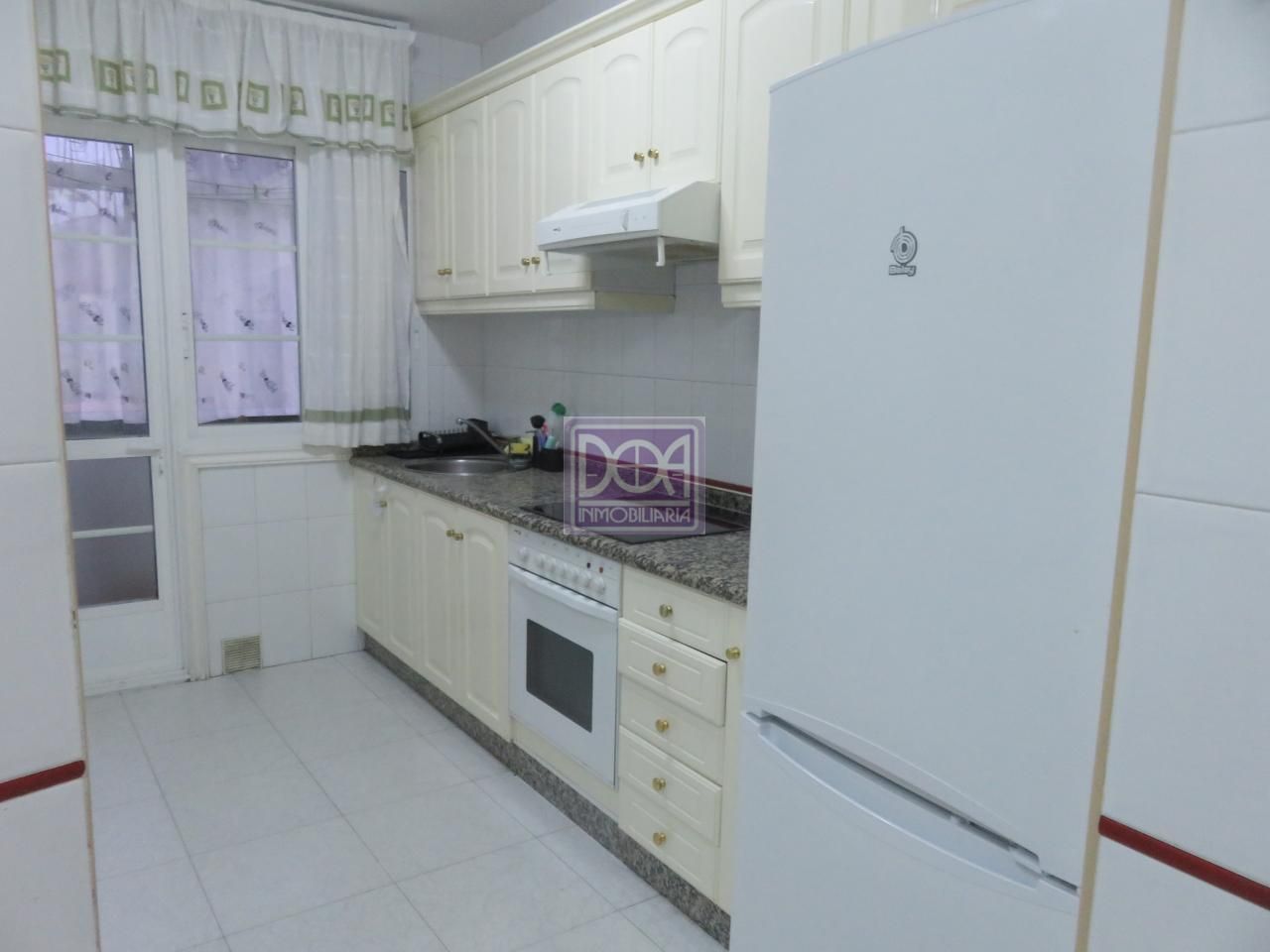 Cuina de Pis en venda en Mondariz amb Calefacció, Parquet i Traster