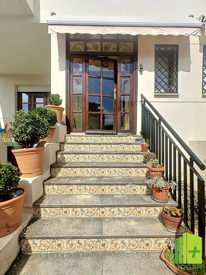 Casa adosada en venta en Jaén con Aire acondicionado, Jardín privado y Terraza