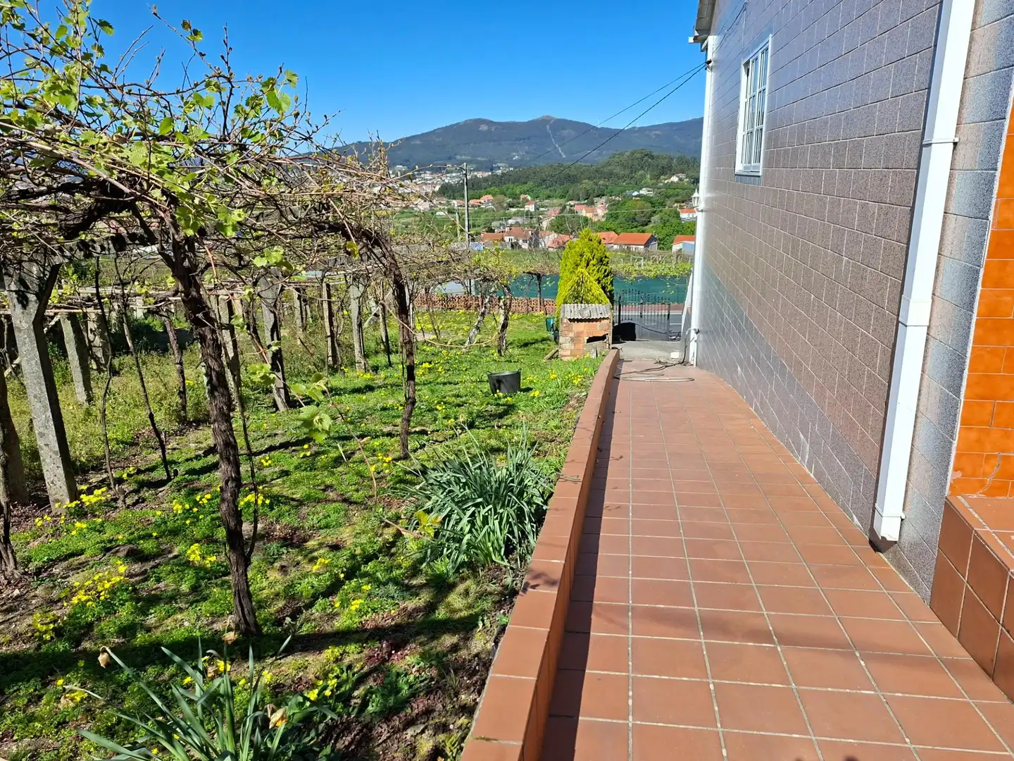 Terrassa de Casa o xalet en venda en Vilagarcía de Arousa amb Calefacció, Jardí privat i Terrassa