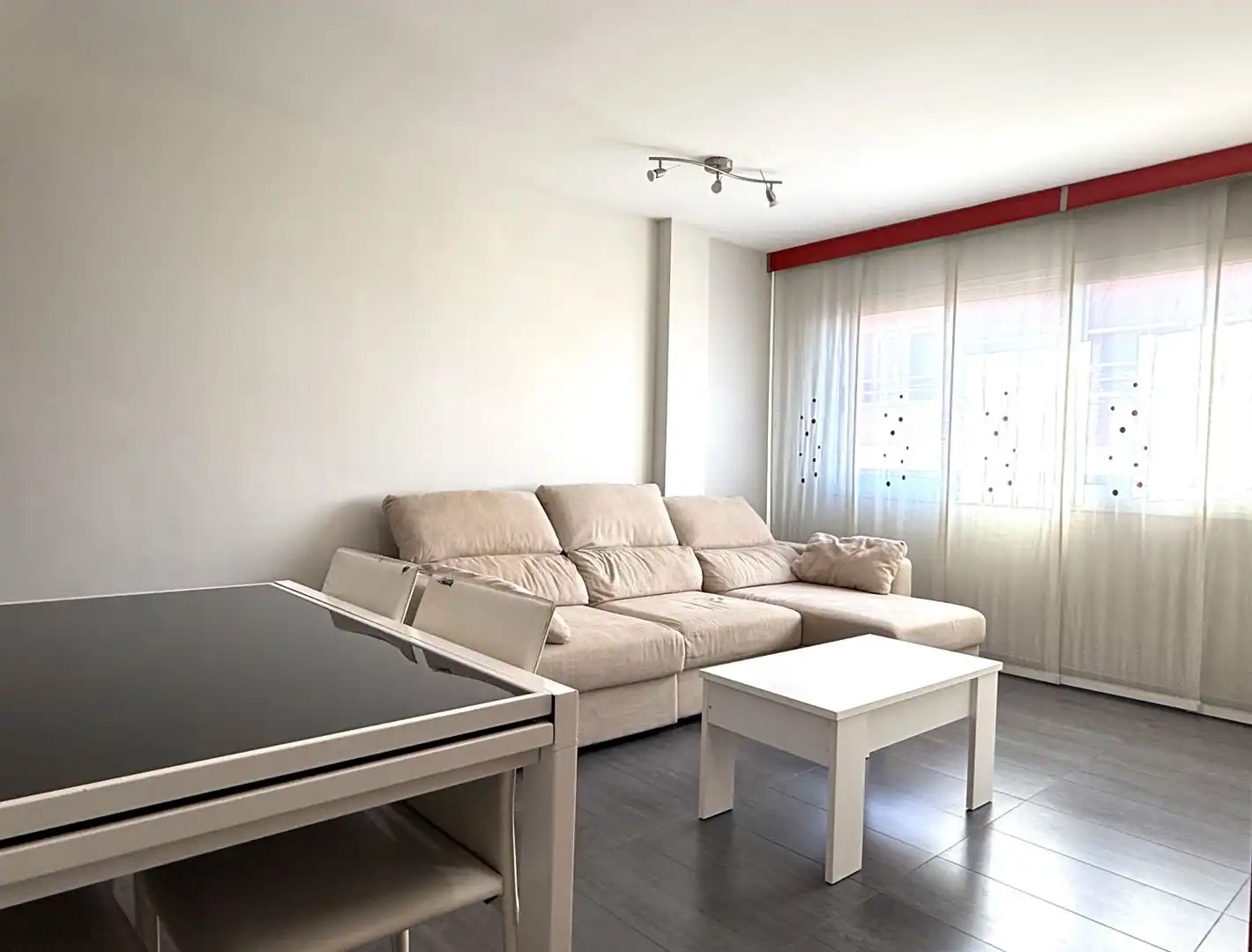 Sala de estar de Piso en venta en Sant Boi de Llobregat con Aire acondicionado y Calefacción