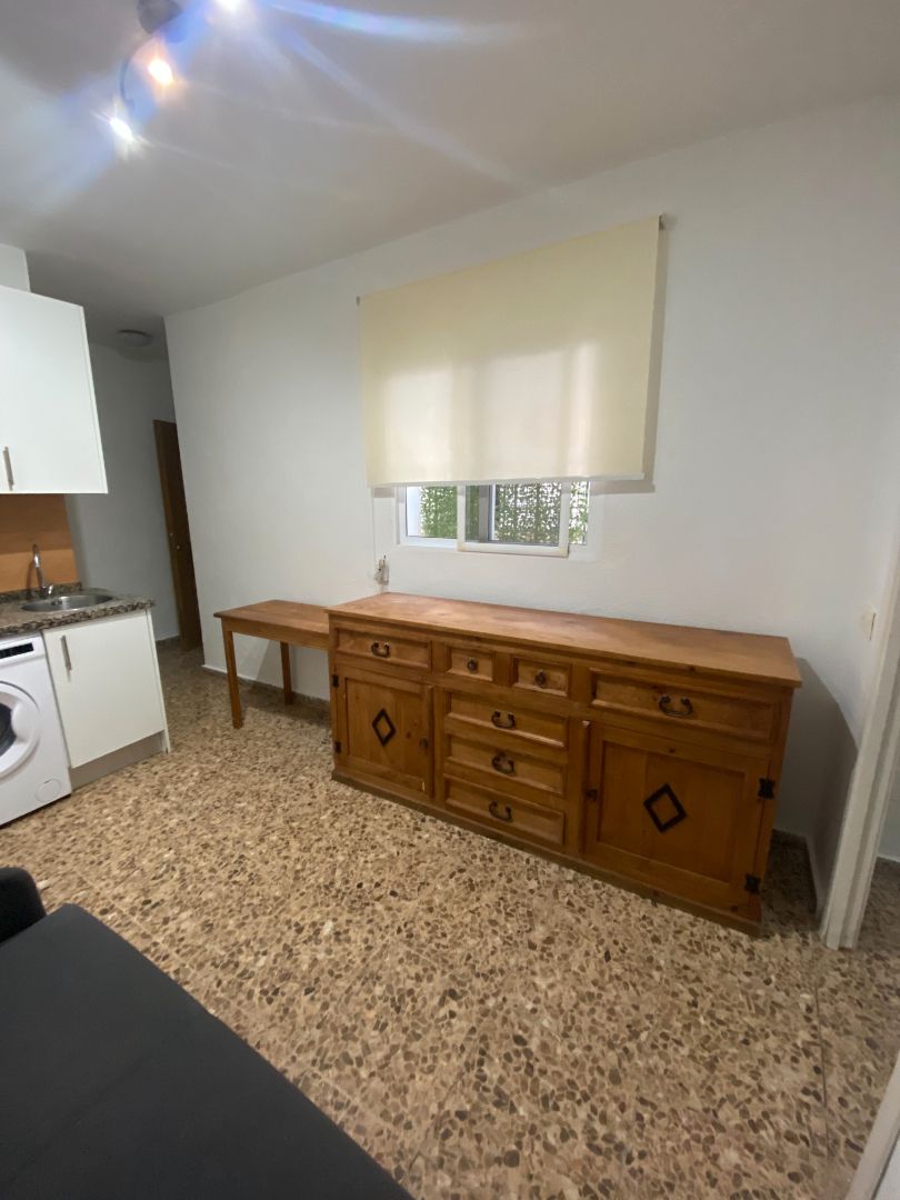 Schlafzimmer von Wohnungen zur Miete in Málaga Capital mit Möbliert, Waschmaschine und Fernseher