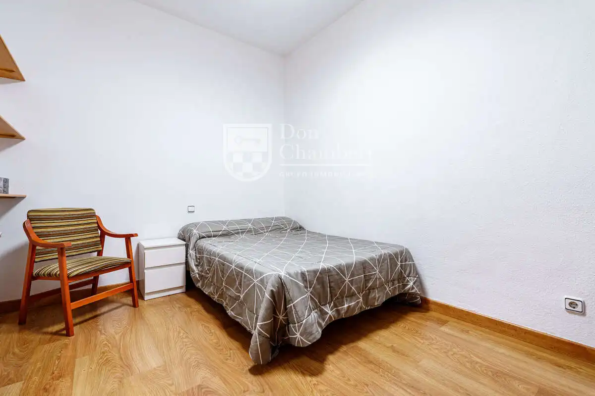 Habitación de Piso de alquiler en Madrid con Calefacción, Amueblado y Horno