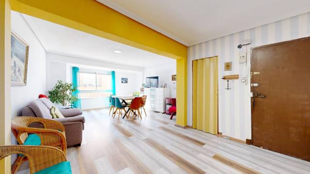 Piso en Venta en Calle Sagra  en Centro - Casco antiguo