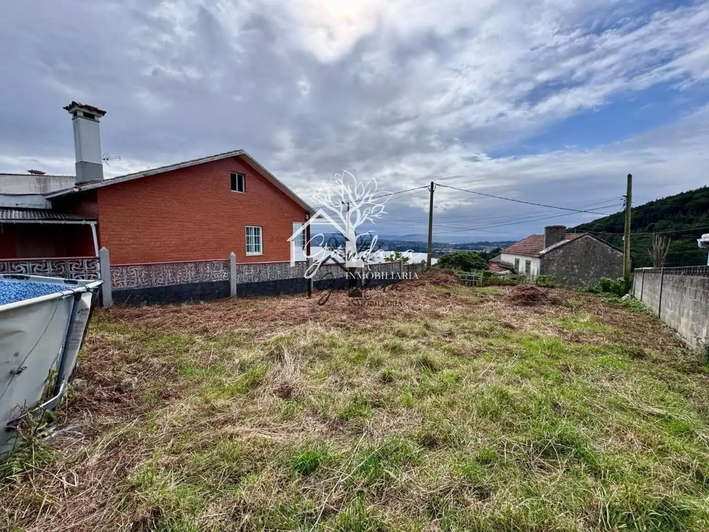 Einfamilien-Reihenhaus zum Verkauf in Ferrol mit Terrasse und Abstellraum