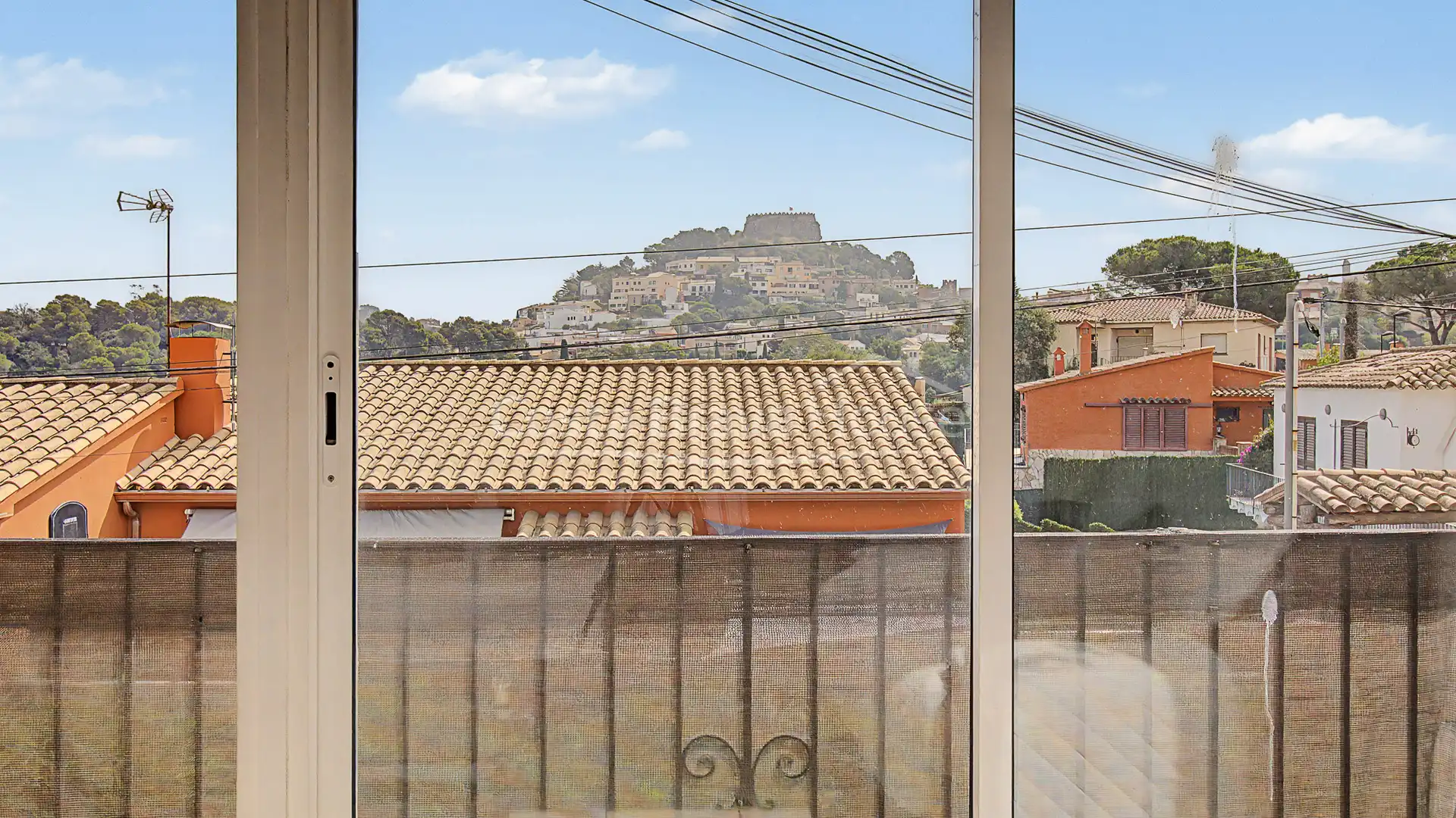 Adossat amb terrassa en venda a Carrer Dalmai Bernat, imagen 7