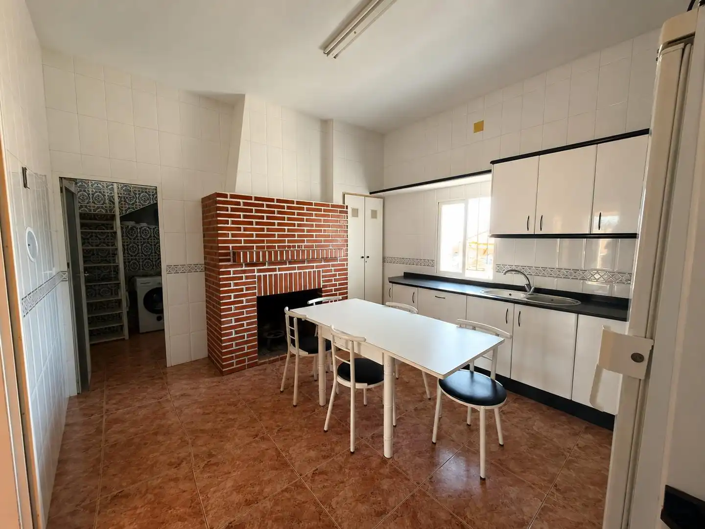 Cuina de Casa adosada en venda en Águilas amb Terrassa