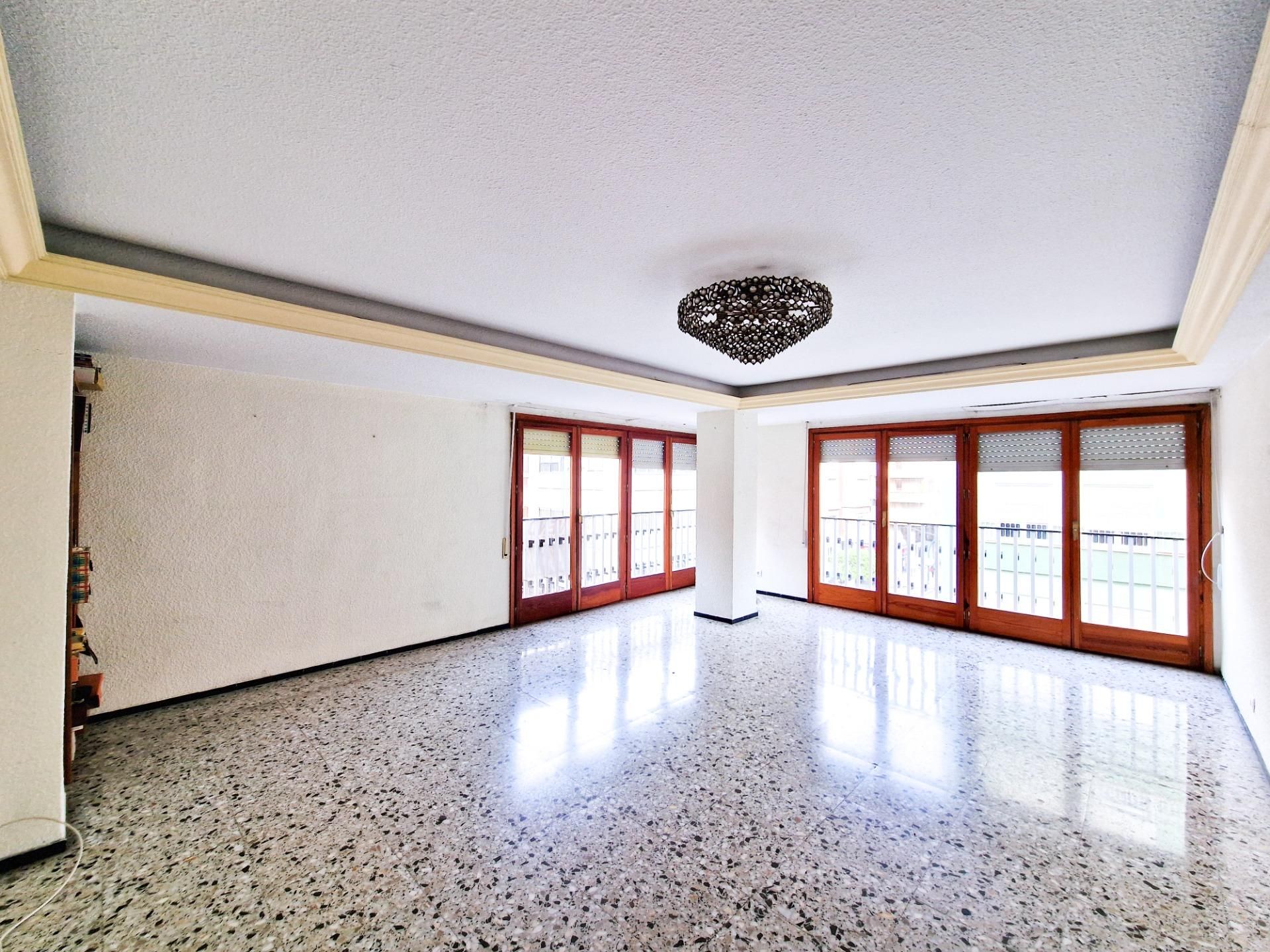 Flat for sale in Elche / Elx  with Terrace and Balcony