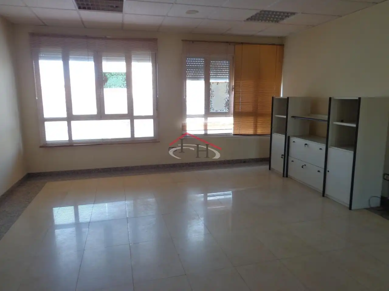 Office for sale in León Capital   with Heating